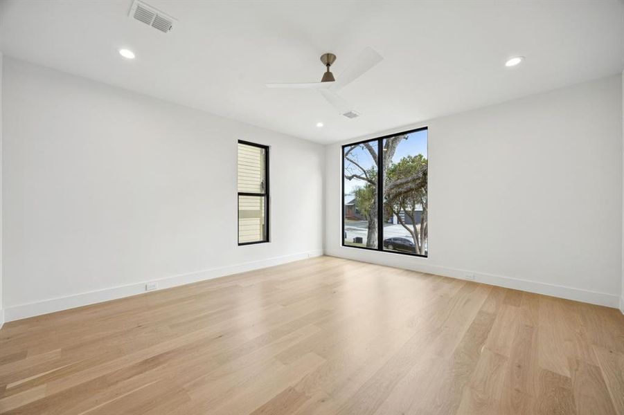 Spacious, unfurnished interior of a new home in , Dallas (Image 20).