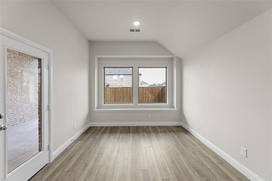 Spacious, unfurnished interior of a new home in Timberbrook, Justin (Image 14).