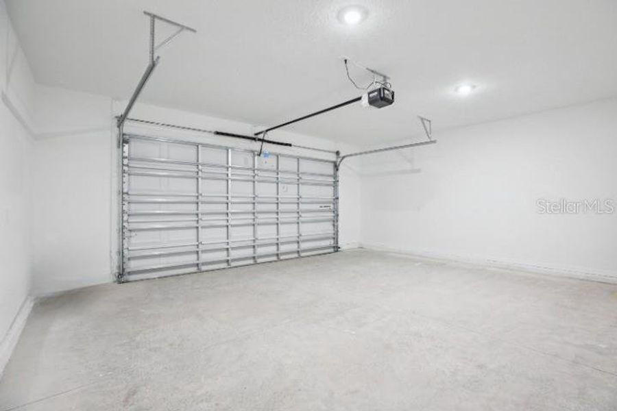 Spacious, unfurnished interior of a new home in Weslyn Park Single Family, St. Cloud (Image 9).