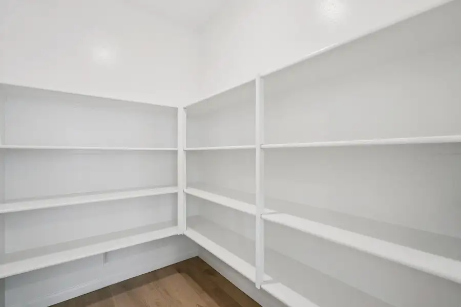 Walk in pantry