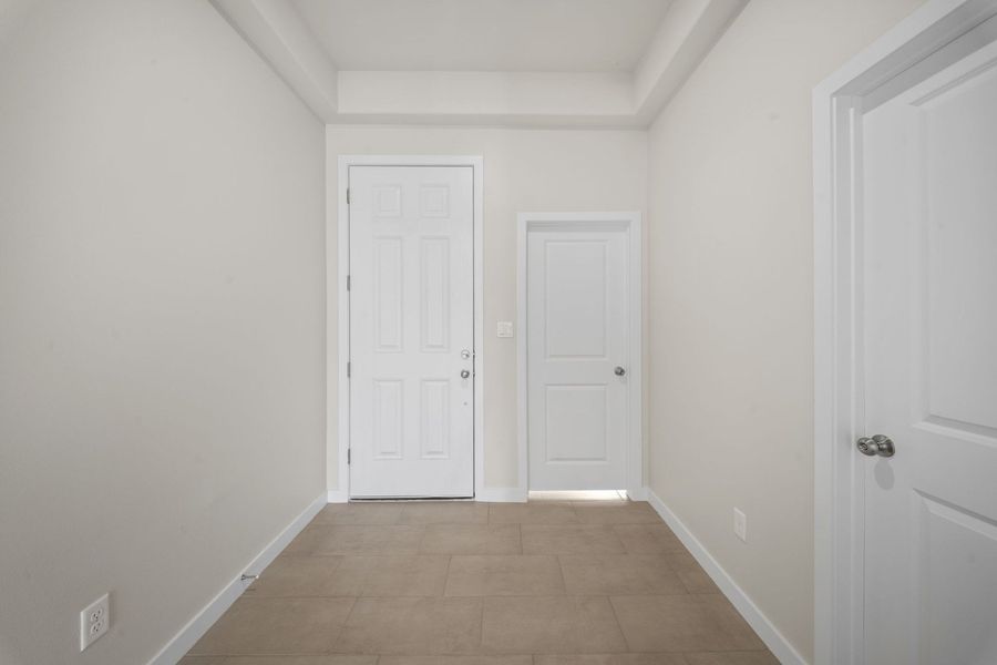 Spacious, unfurnished interior of a new home in Paloma Ranch, Harlingen (Image 15).