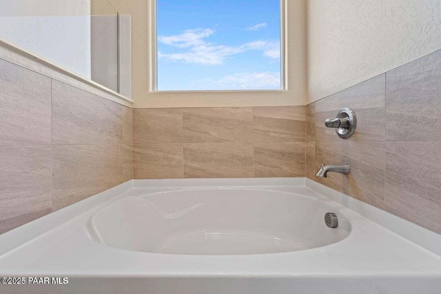 Furnished interior view inside a new home in Morningstar, Prescott Valley (Image 25).