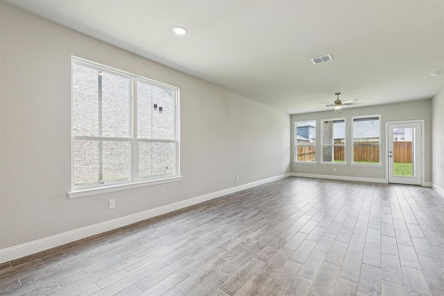 Spacious, unfurnished interior of a new home in AnaCapri, Anna (Image 13).