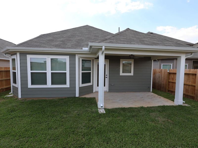 Exterior details and patio area of a home in Summerview, Fulshear (Image 2).