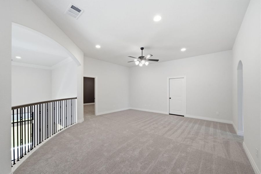 Spacious, unfurnished interior of a new home in Artavia 70′, Conroe (Image 33).