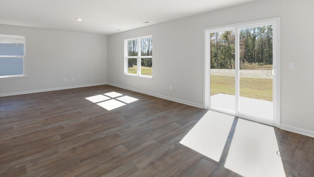 Representative unfurnished interior of a home built from the ARDEN by D.R. Horton in Eagle Creek, Bolivia (Image 20).