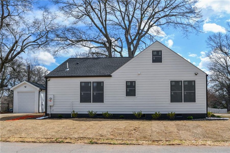 Exterior details and patio area of a home in , Atlanta (Image 6).