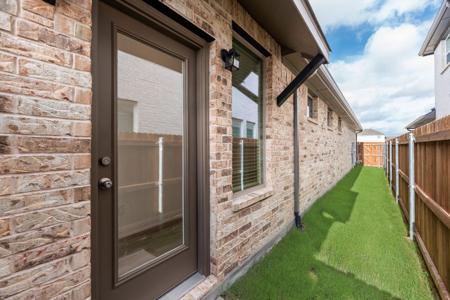 Image 23 representing the Mulberry by Pacesetter Homes in Elevon, Lavon, TX. Image 23 representing the Mulberry by Pacesetter Homes in Elevon, Lavon, TX.