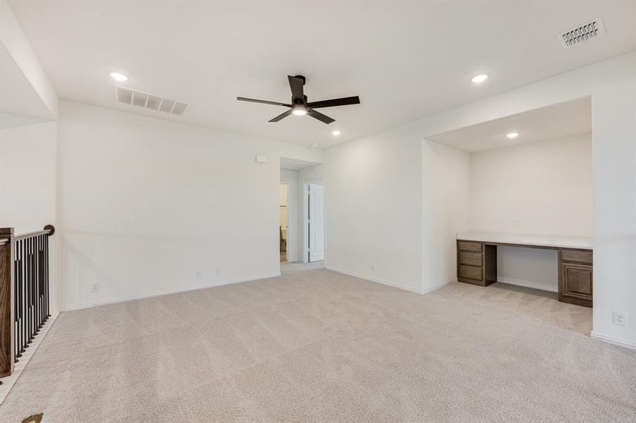 Spacious, unfurnished interior of a new home in Wildflower Ranch 60-65, Fort Worth (Image 18). Spacious, unfurnished interior of a new home in Wildflower Ranch 60-65, Fort Worth (Image 18).