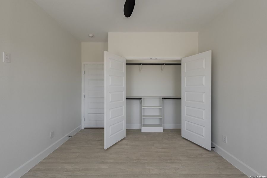 Spacious, unfurnished interior of a new home in , Eagle Pass (Image 16).