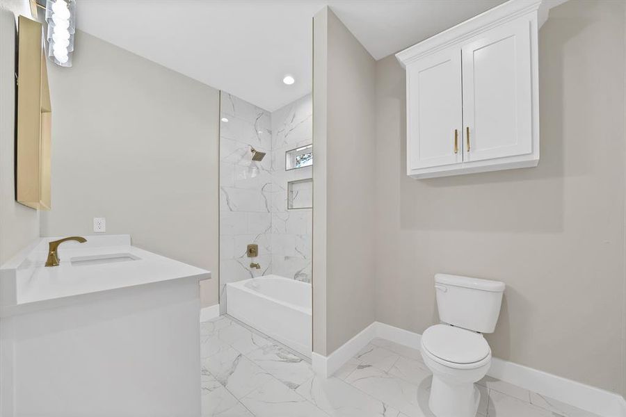 Furnished interior view inside a new home in , Dallas (Image 5).