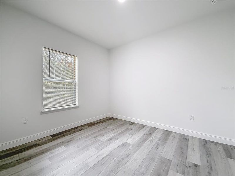 Spacious, unfurnished interior of a new home in , Ocala (Image 27).
