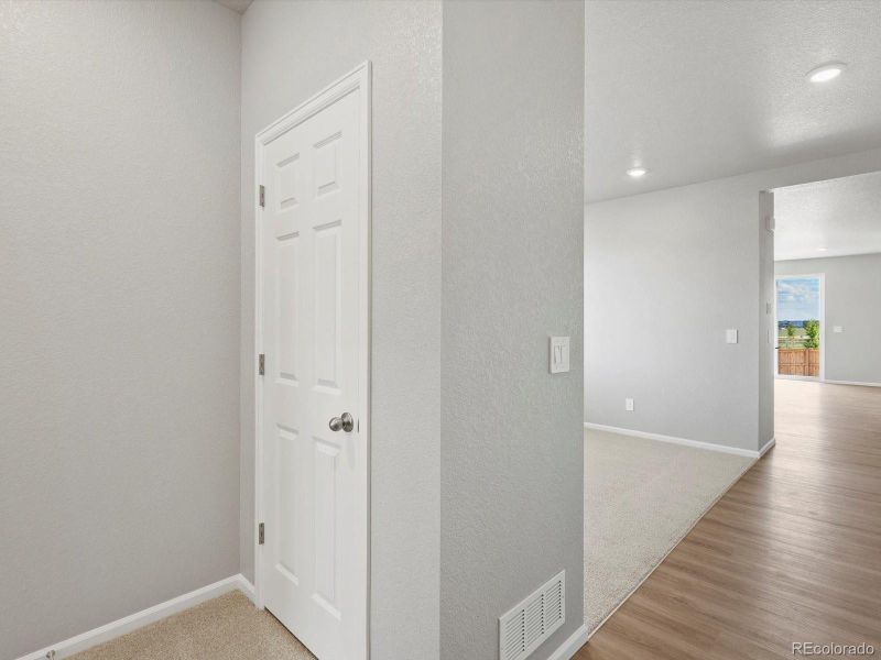 Spacious, unfurnished interior of a new home in Ridgeline Vista: The Flora Collection, Brighton (Image 16). Spacious, unfurnished interior of a new home in Ridgeline Vista: The Flora Collection, Brighton (Image 16).