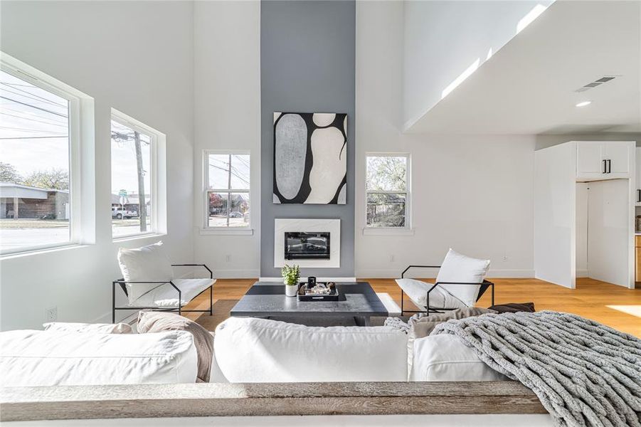 Furnished interior view inside a new home in , Dallas (Image 12).