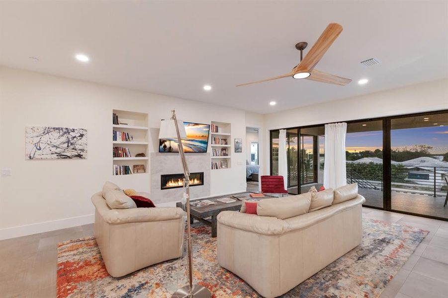 Furnished interior view inside a new home in , Longboat Key (Image 38).