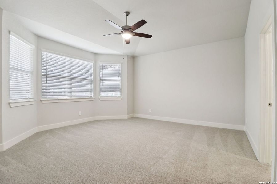 Spacious, unfurnished interior of a new home in Sagebrooke - Premier Series, San Antonio (Image 29).