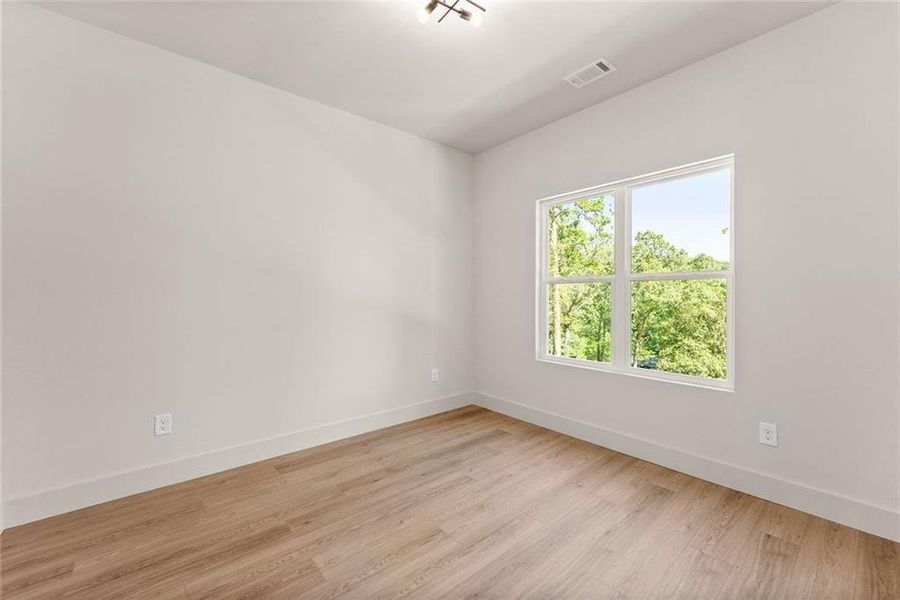 Spacious, unfurnished interior of a new home in , Gainesville (Image 38).