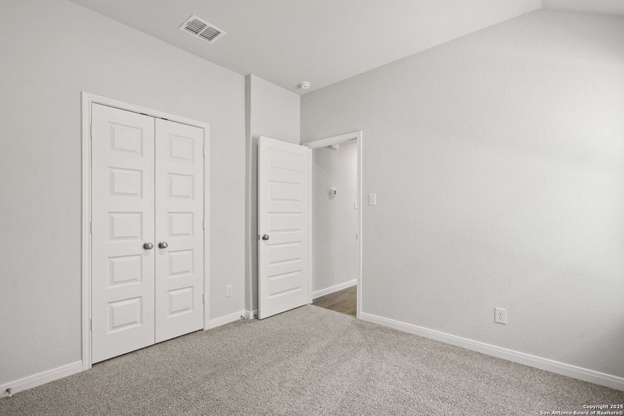 Spacious, unfurnished interior of a new home in Swenson Heights, Seguin (Image 24).