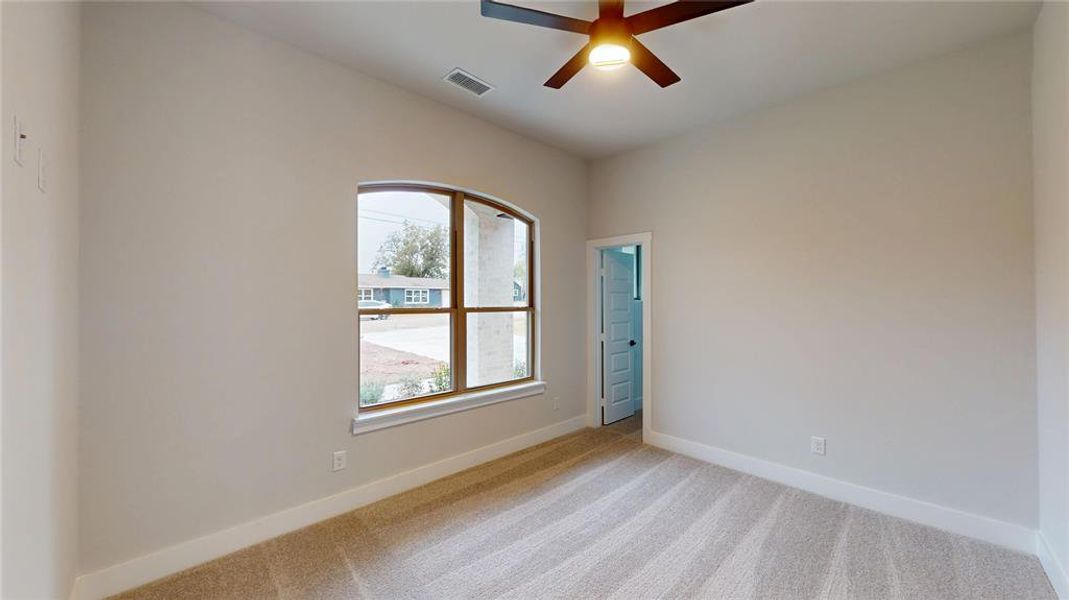 Spacious, unfurnished interior of a new home in , Denton (Image 21).