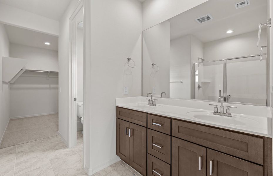 Representative furnished interior of a home built from the Bergamot by Pulte Homes in Alamar, Tolleson (Image 7).