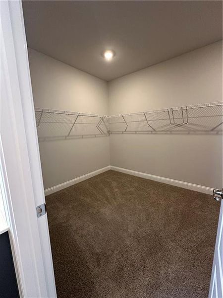 Spacious, unfurnished interior of a new home in Mirror Lake at South Harbour, Villa Rica (Image 43).