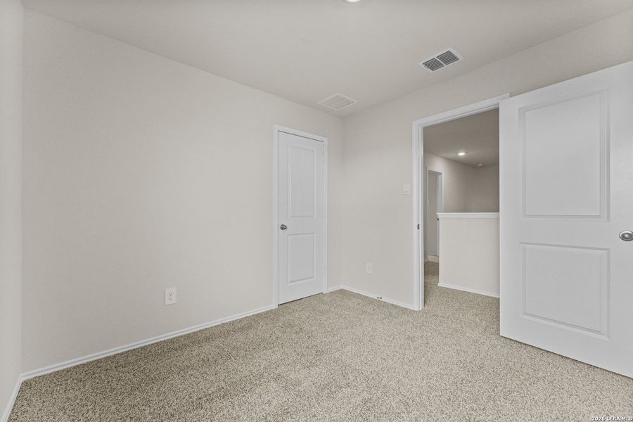 Spacious, unfurnished interior of a new home in Bollinger, Maxwell (Image 27).