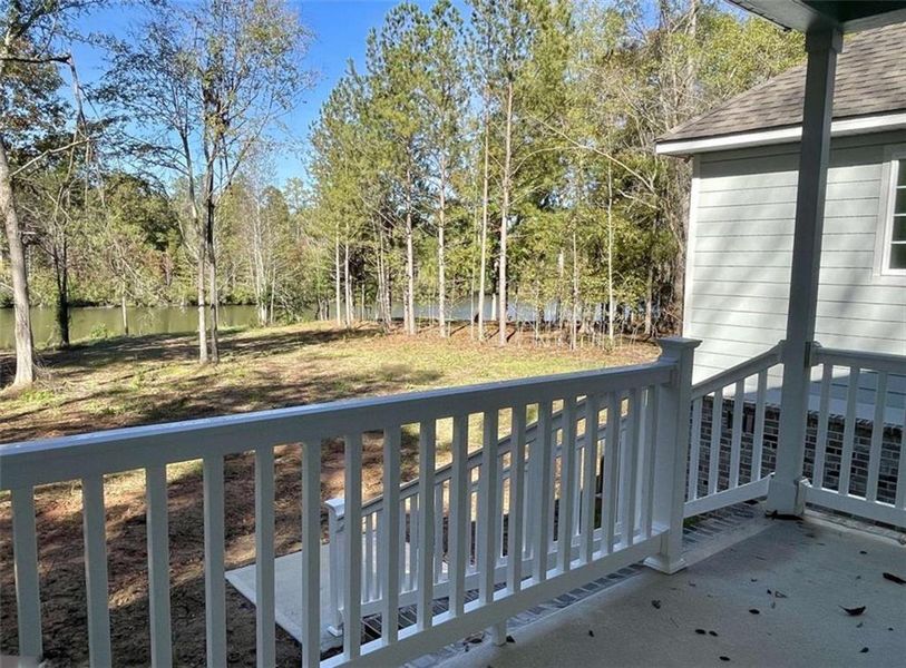 Exterior details and patio area of a home in , Milledgeville (Image 4).