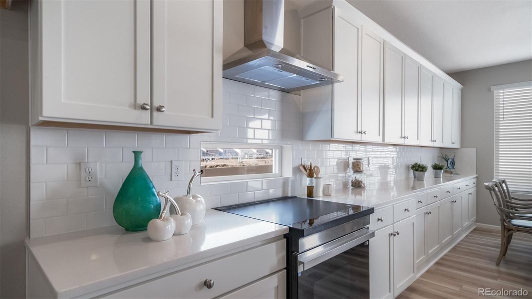 Furnished interior view inside a new home in , Aurora (Image 35).