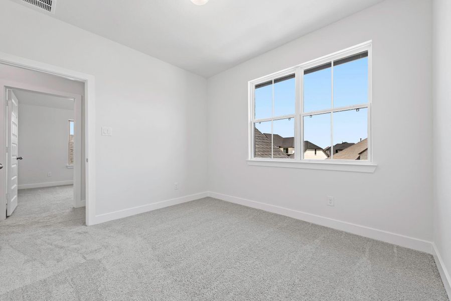 Spacious, unfurnished interior of a new home in Jordan Ranch, Fulshear (Image 24).