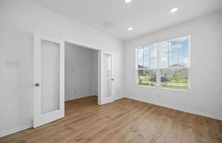 Spacious, unfurnished interior of a new home in Stokesbury, Waller (Image 23). Spacious, unfurnished interior of a new home in Stokesbury, Waller (Image 23).