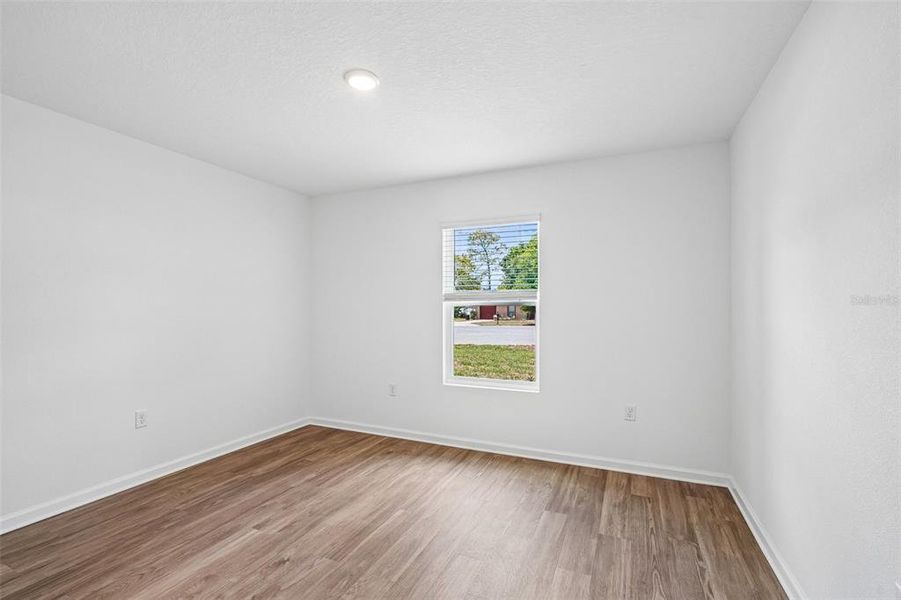 Spacious, unfurnished interior of a new home in , Ocala (Image 23).