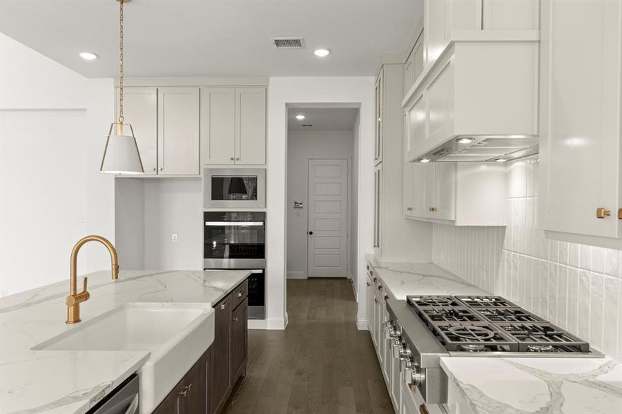 10. 1530 Prescott - Kitchen (2) 10. 1530 Prescott - Kitchen (2)