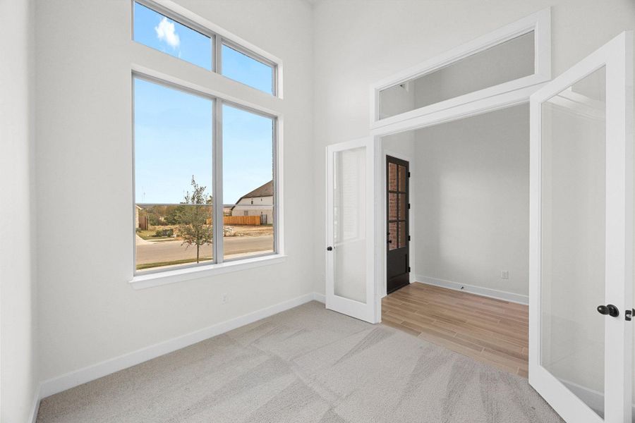 Spacious, unfurnished interior of a new home in Santa Rita Ranch, Liberty Hill (Image 28).