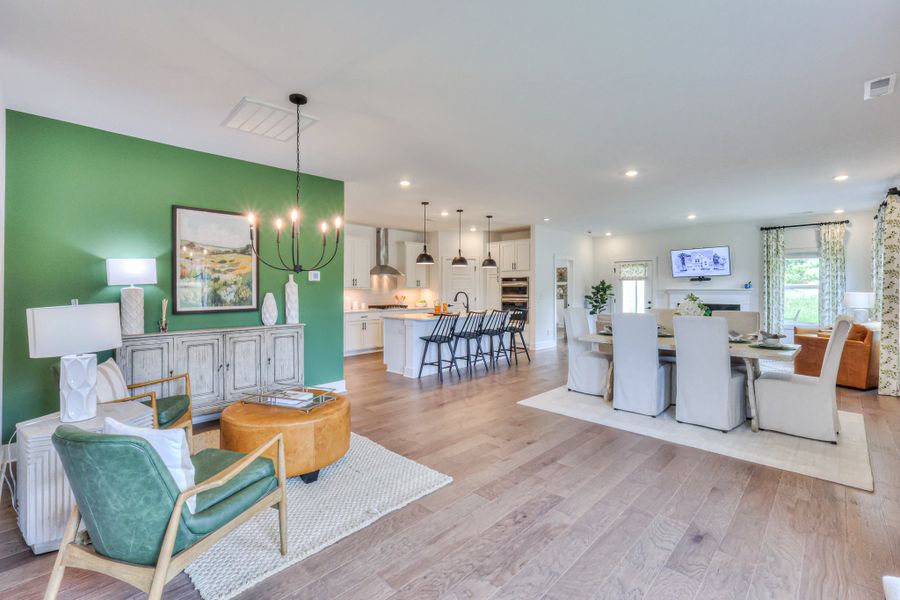 *Furnished model home example. Selections & finishes may vary. *Furnished model home example. Selections & finishes may vary.