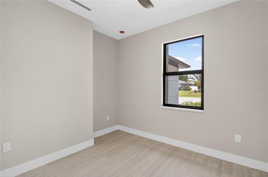 Spacious, unfurnished interior of a new home in , Cape Coral (Image 32).