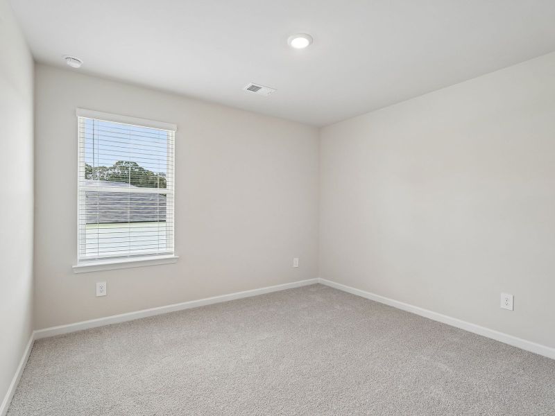 Spacious, unfurnished interior of a new home in Northwoods at Mirror Lake, Villa Rica (Image 23).