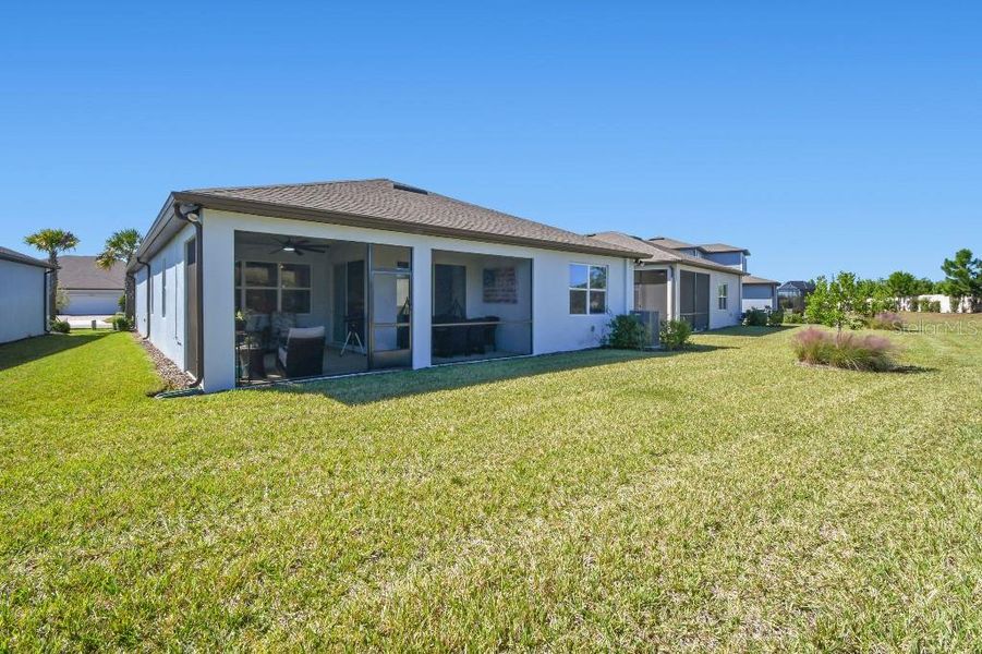 Exterior details and patio area of a home in , Land O' Lakes (Image 3).