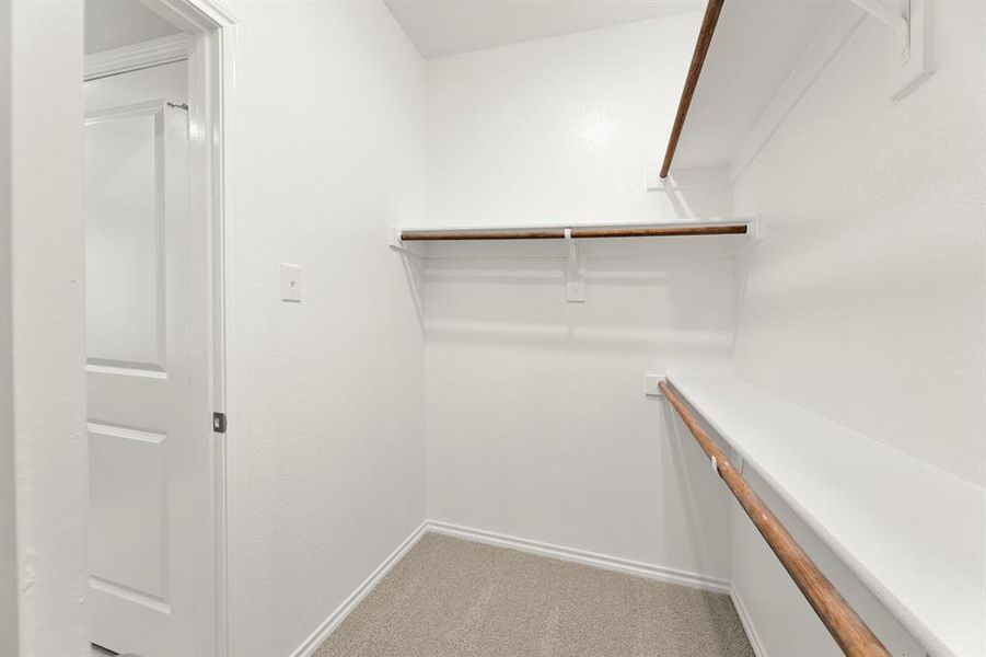 24. 1713 Edgeway - Closet 24. 1713 Edgeway - Closet