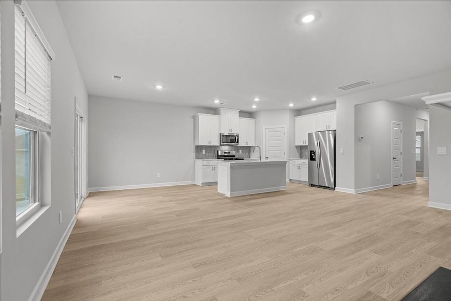 Spacious, unfurnished interior of a new home in Vickery Station, Woodruff (Image 11).