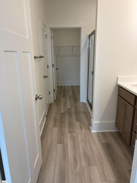 Spacious, unfurnished interior of a new home in Hazelwood, Boiling Springs (Image 12).