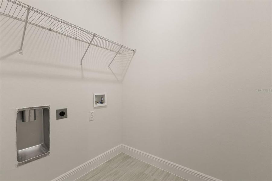 Spacious, unfurnished interior of a new home in , Belleview (Image 27).