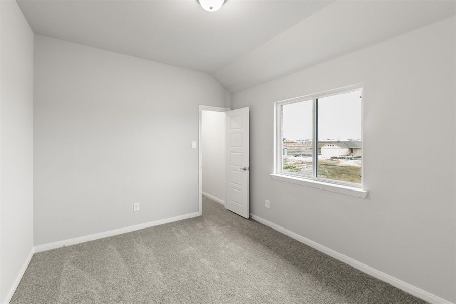 Representative unfurnished interior of a home built from the Fairmont by Pacesetter Homes in Sutton Fields, Celina (Image 21).