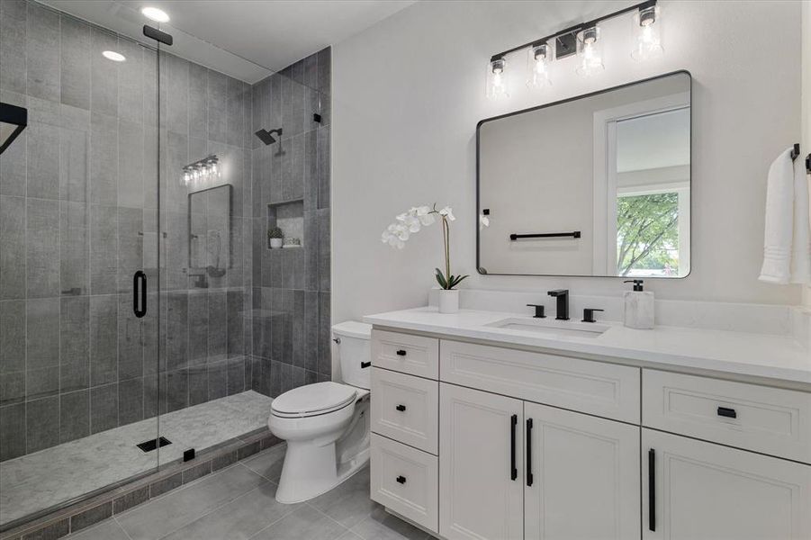 Furnished interior view inside a new home in , Southlake (Image 12).