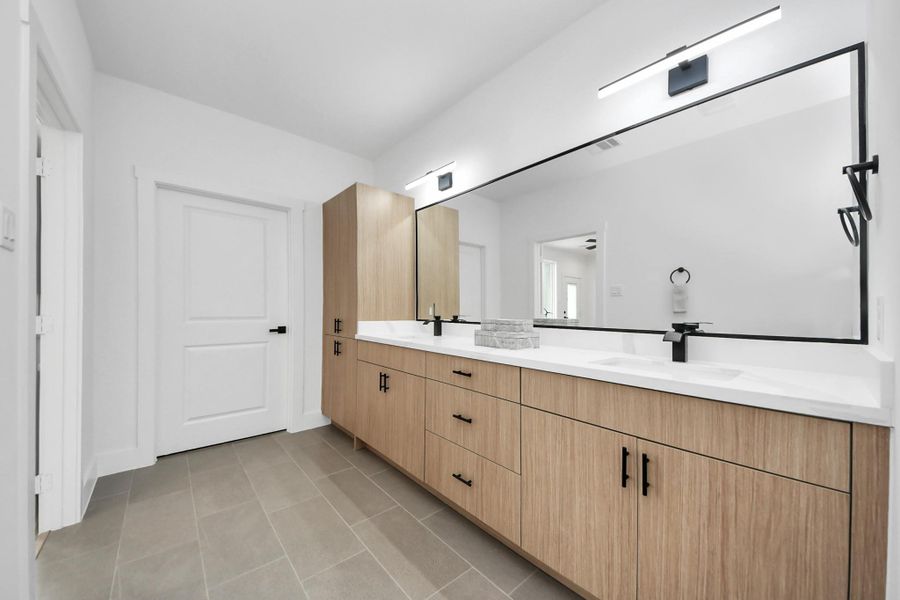 Main Bathroom Angle Main Bathroom Angle