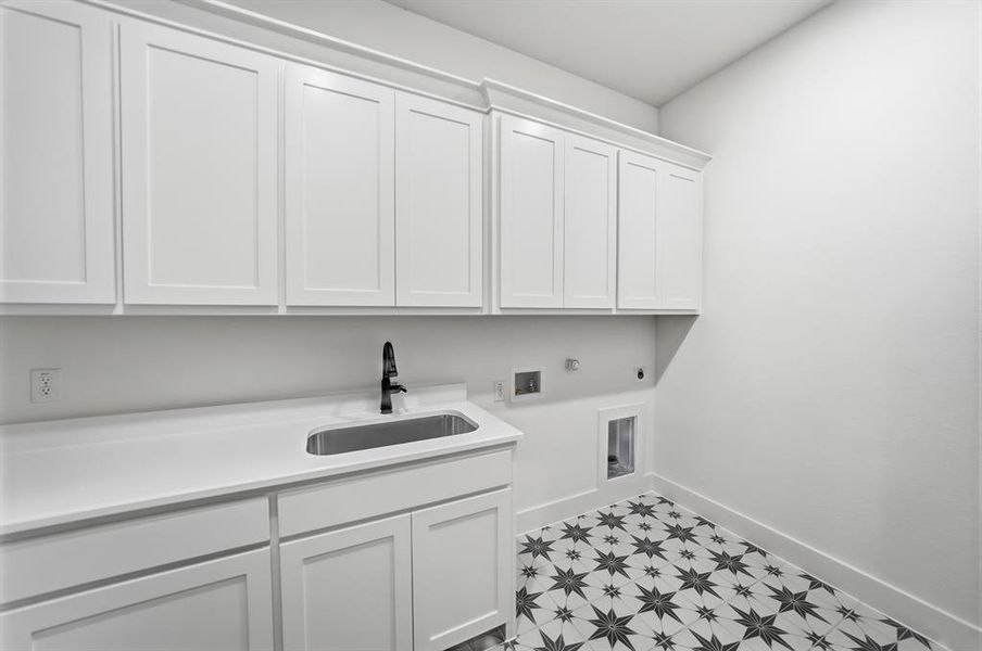 Furnished interior view inside a new home in Light Farms Graham/Reagan, Celina (Image 12).