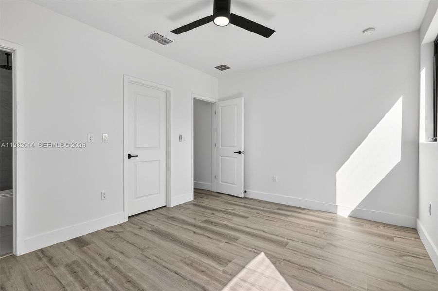Spacious, unfurnished interior of a new home in , Miami (Image 30).