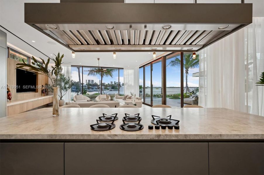 Community amenities in , Miami Beach (Image 59).