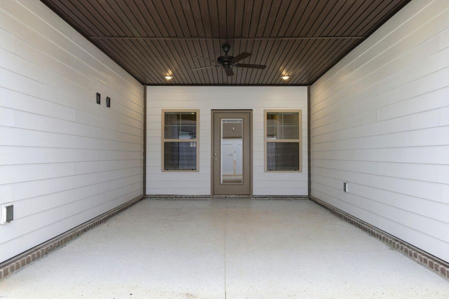 Exterior details and patio area of a home in Veterans Cove, Murfreesboro (Image 25).