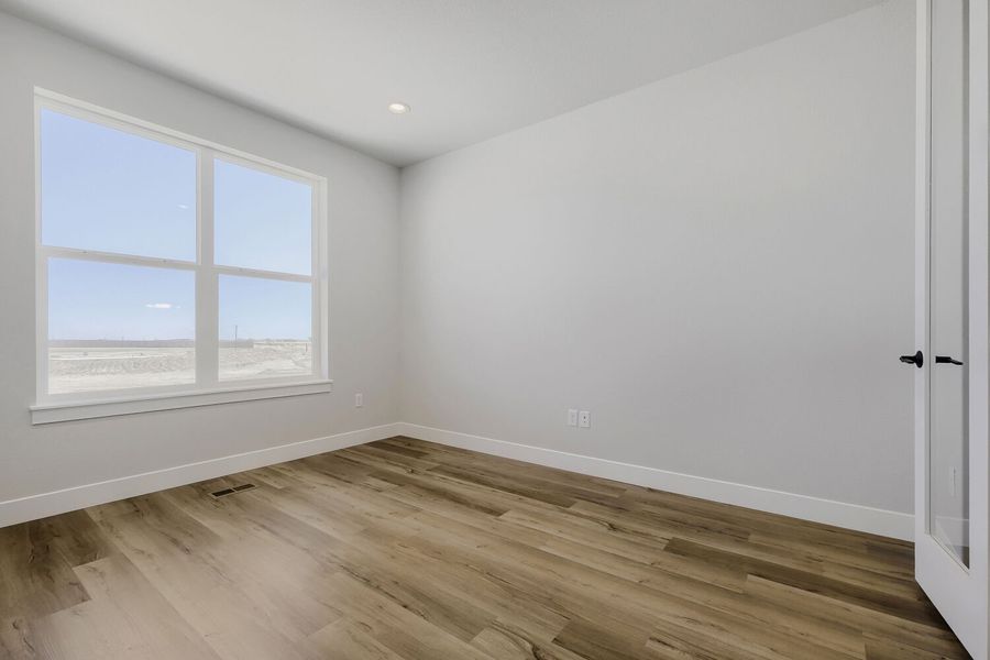 8688 Long Beach - Study