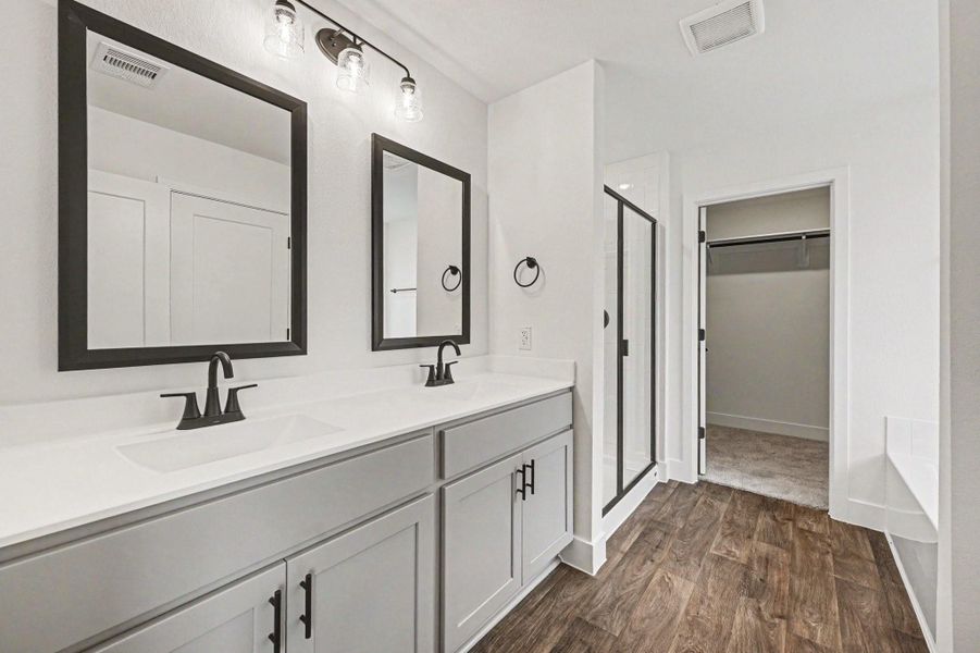 Furnished interior view inside a new home in Greystone, Angleton (Image 11).